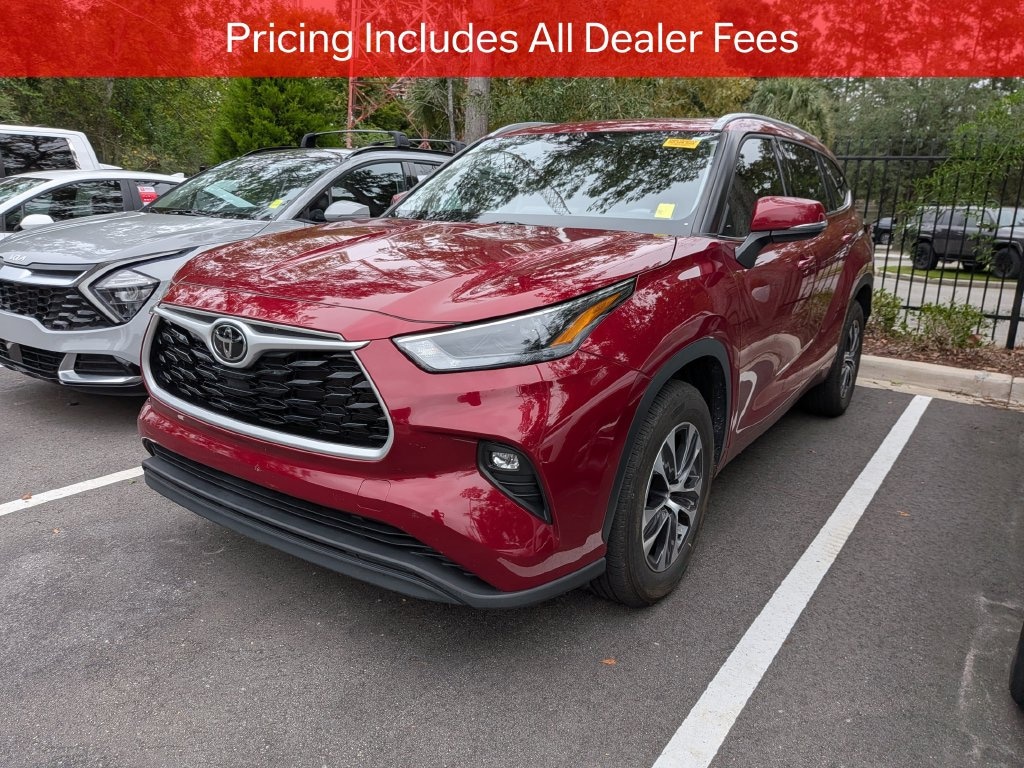 Used 2022 Toyota Highlander XLE SUV
