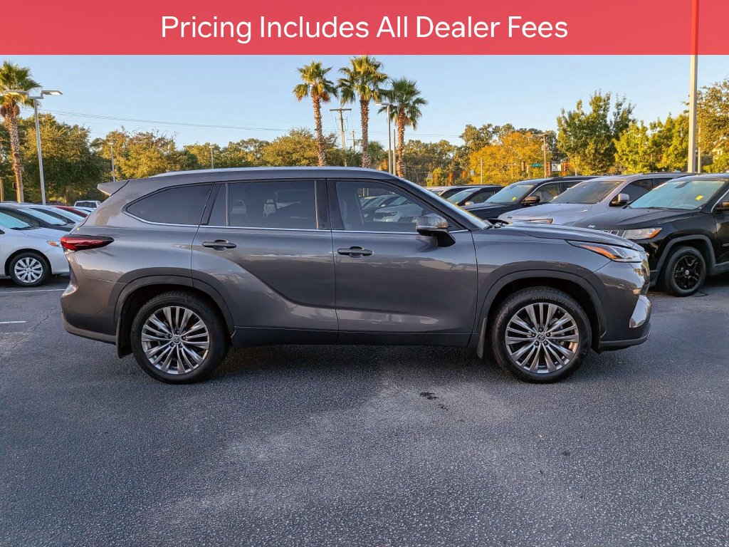 Used 2024 Toyota Highlander Platinum SUV