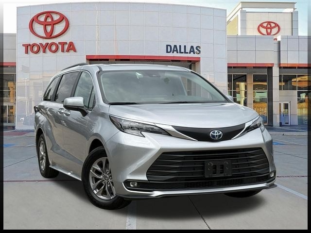2025 Toyota Sienna XLE