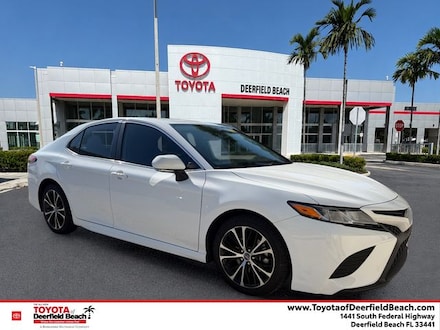 2019 Toyota Camry SE Sedan