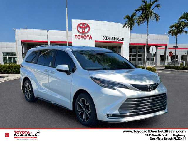 2026 Toyota Sienna Platinum 7 Passenger Van Passenger Van