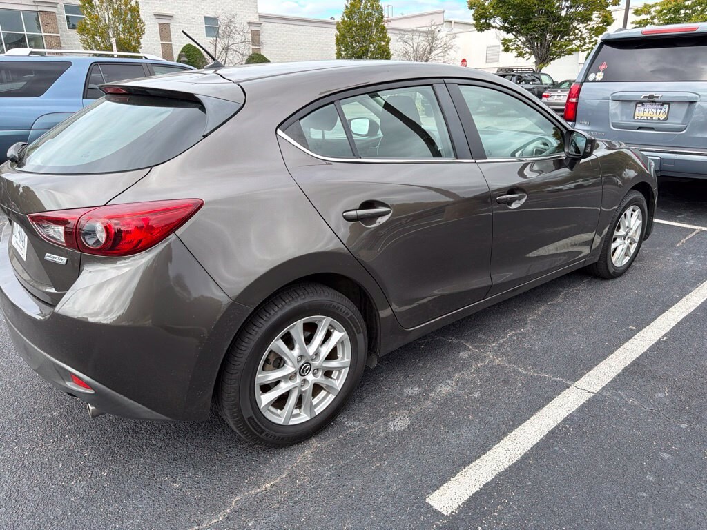 Used 2016 Mazda Mazda3 i Touring Hatchback