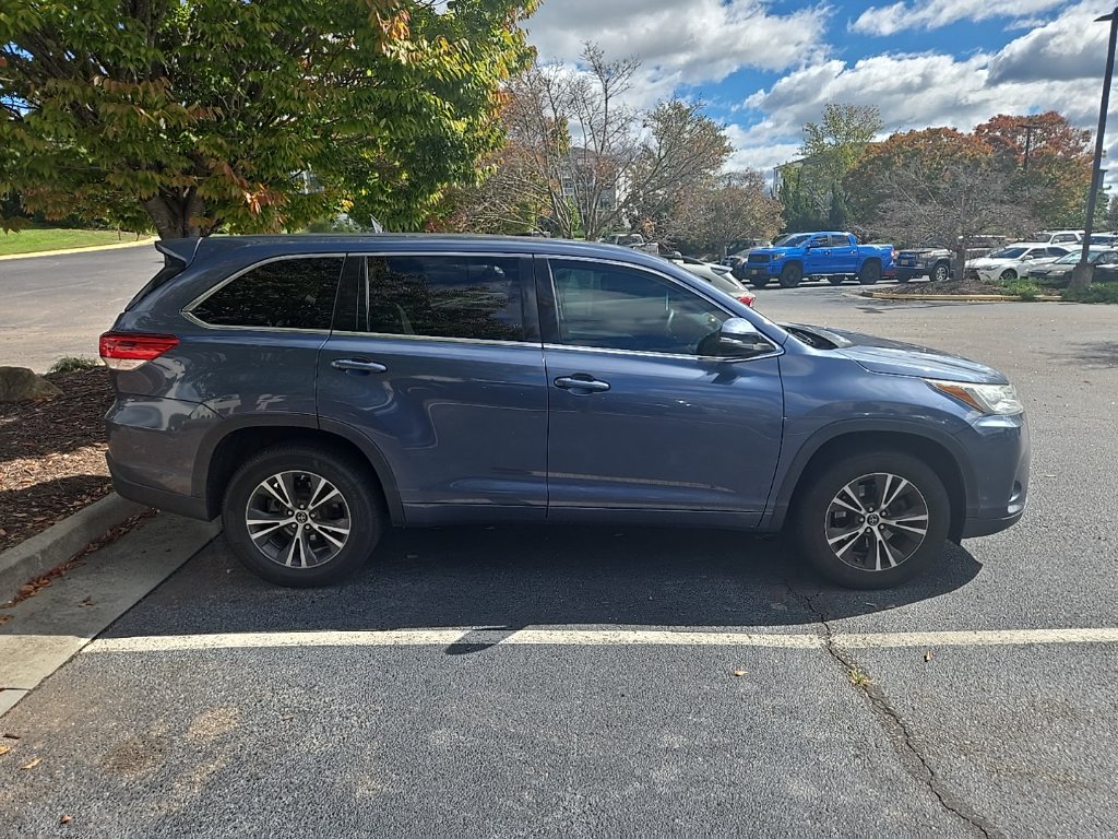 Used 2018 Toyota Highlander LE SUV