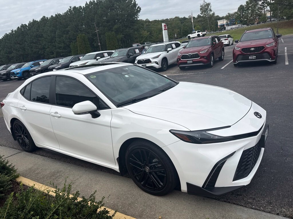 Used 2025 Toyota Camry SE Sedan