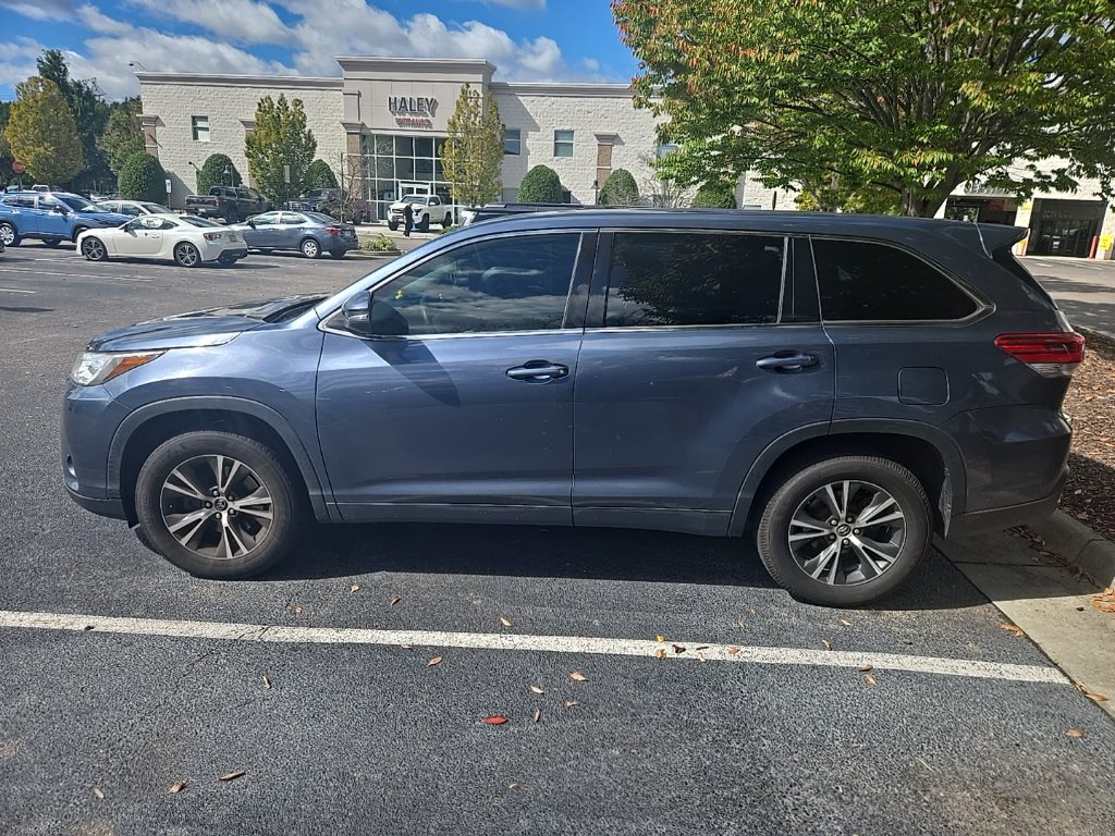 Used 2018 Toyota Highlander LE SUV