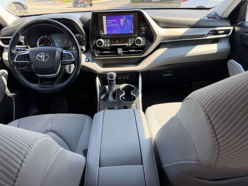 Used 2023 Toyota Highlander LE SUV