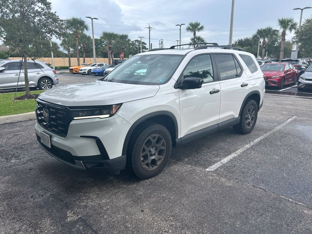 Used 2025 Honda Pilot TrailSport SUV