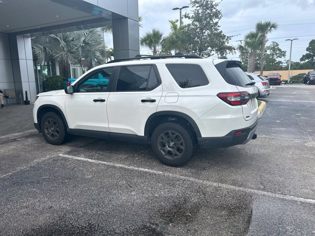 Used 2025 Honda Pilot TrailSport SUV