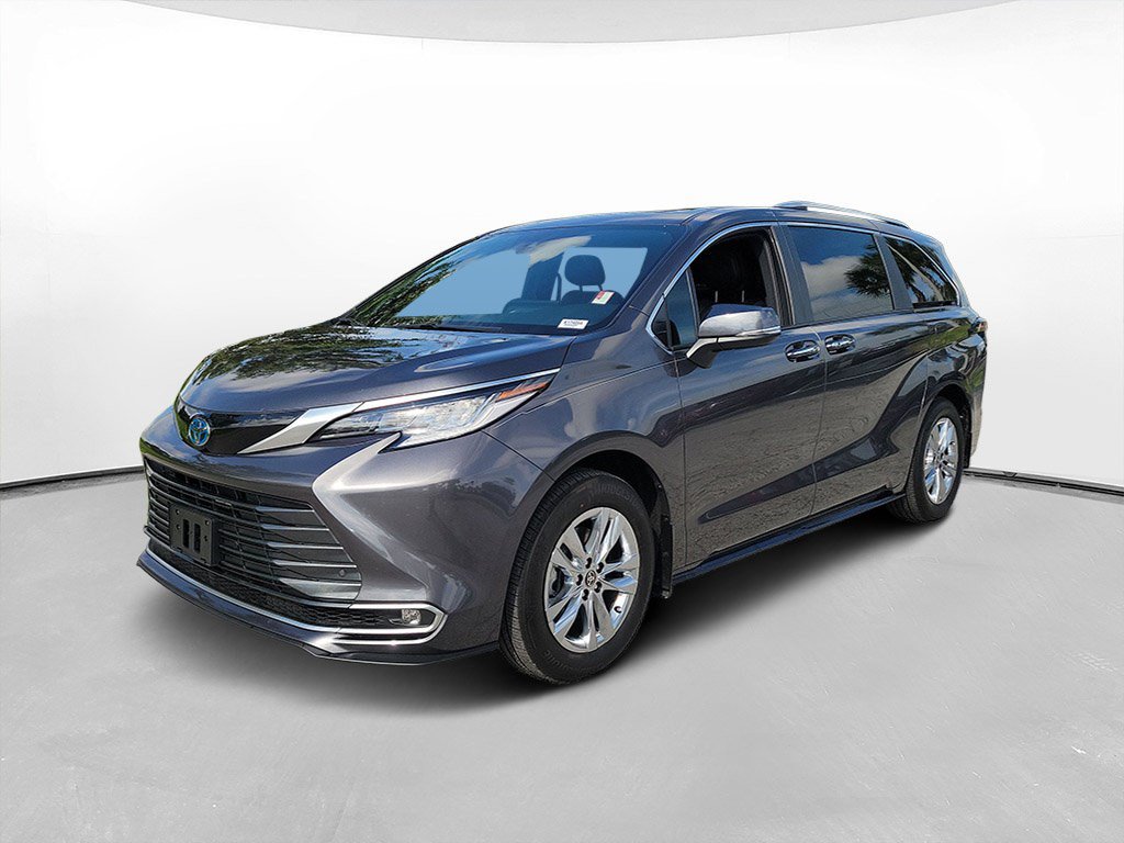 Certified 2025 Toyota Sienna Limited Limited FWD 7-Passenger