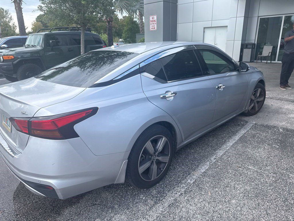 Used 2021 Nissan Altima 2.5 SL Sedan