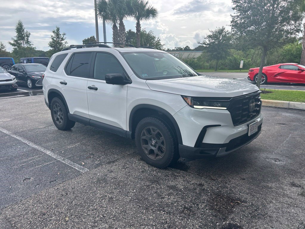 Used 2025 Honda Pilot TrailSport SUV