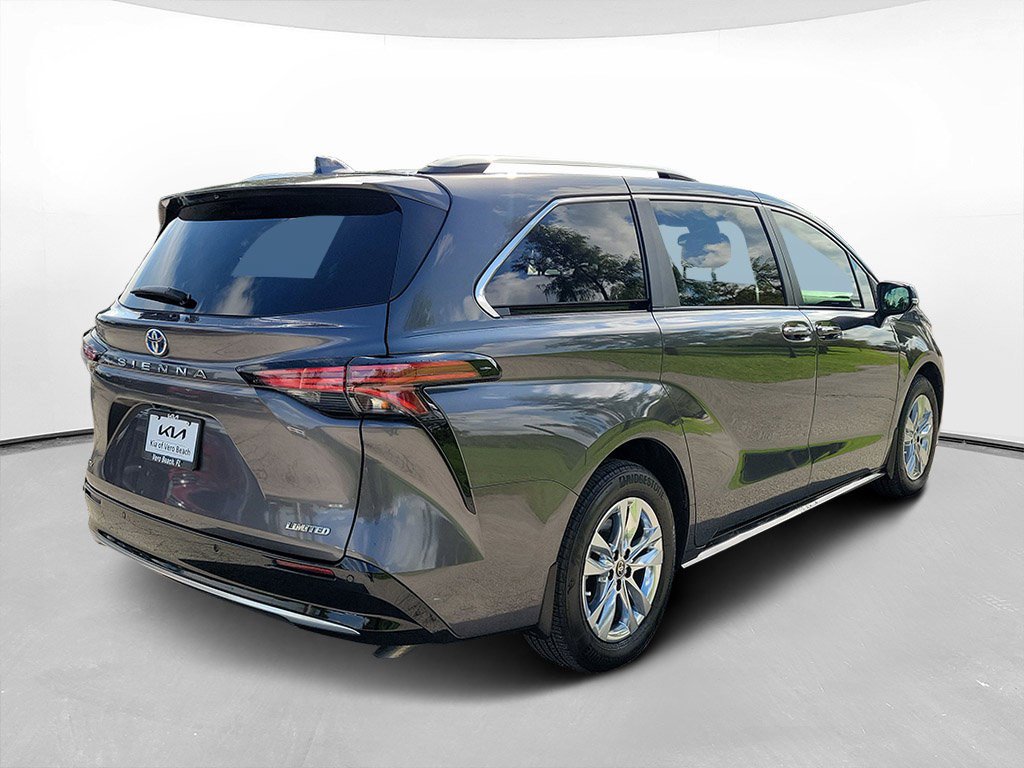 Certified 2025 Toyota Sienna Limited Limited FWD 7-Passenger