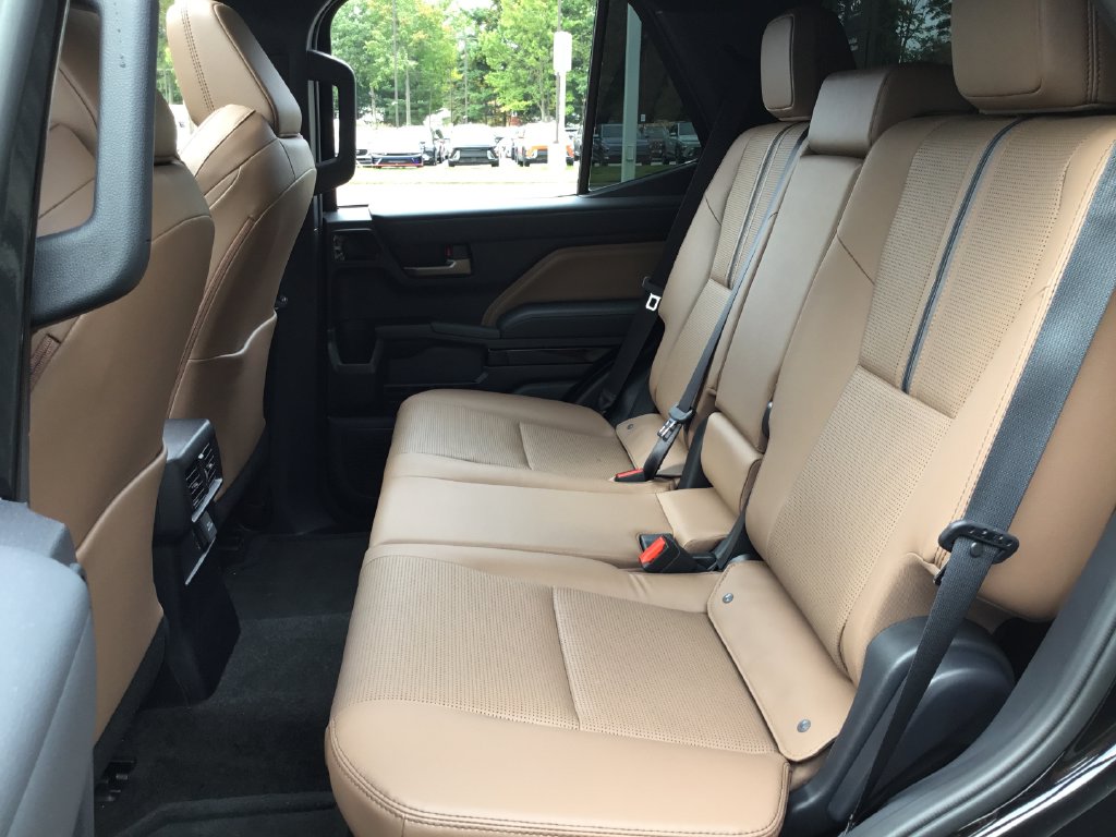 2025 Toyota 4Runner Limited - Photo 16