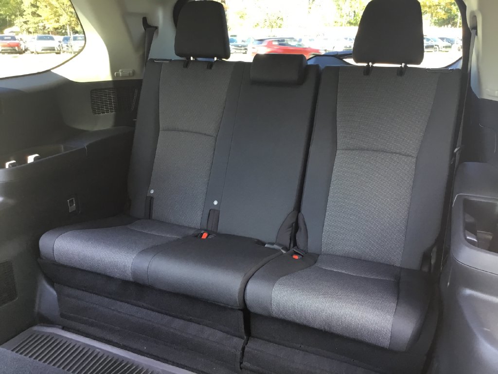 2025 Toyota Grand Highlander LE - Photo 17