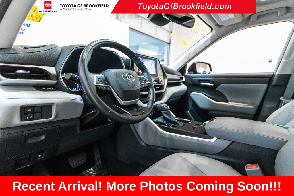 Used 2023 Toyota Highlander Hybrid XLE SUV