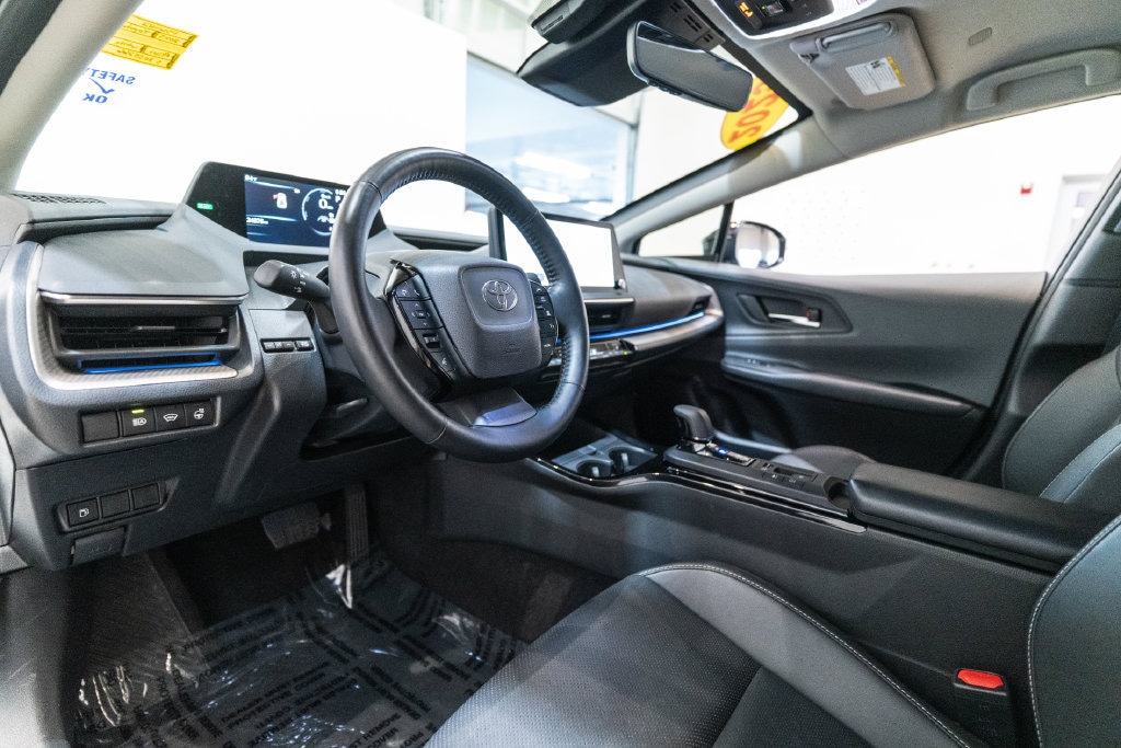Used 2025 Toyota Prius XLE Hatchback