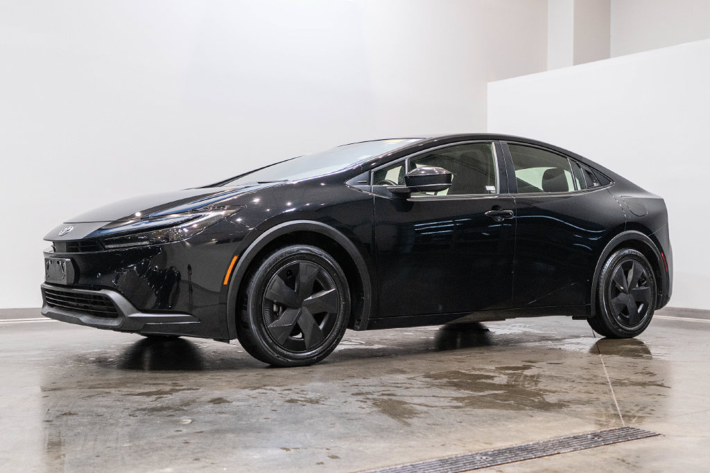 Used 2025 Toyota Prius LE Hatchback