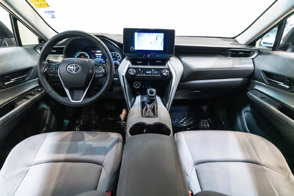 2024 Toyota Venza LE - Photo 13