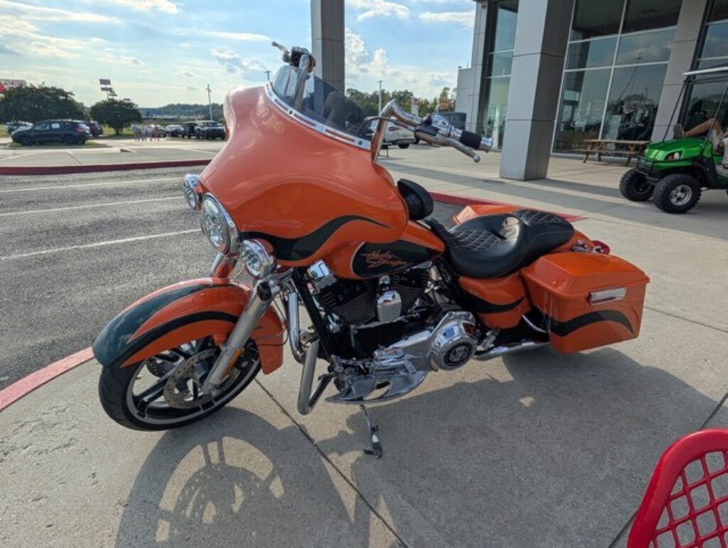 Used 2009 Harley-Davidson Street Glide Screaming Eagle Motorcycle