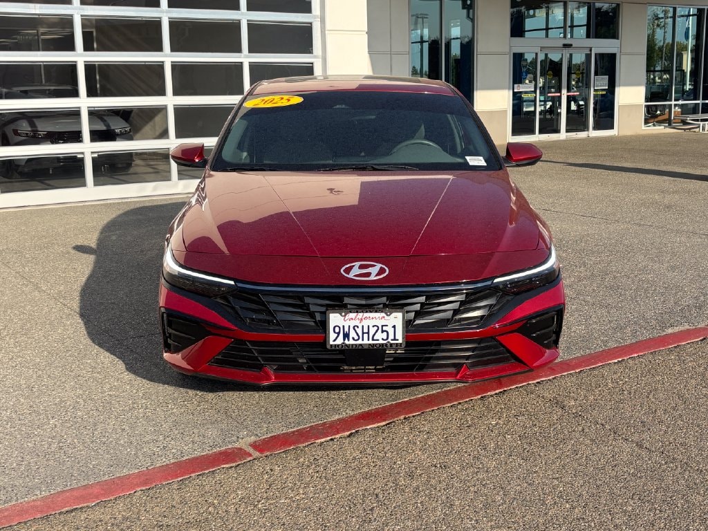 Used 2025 Hyundai Elantra SEL Convenience Sedan