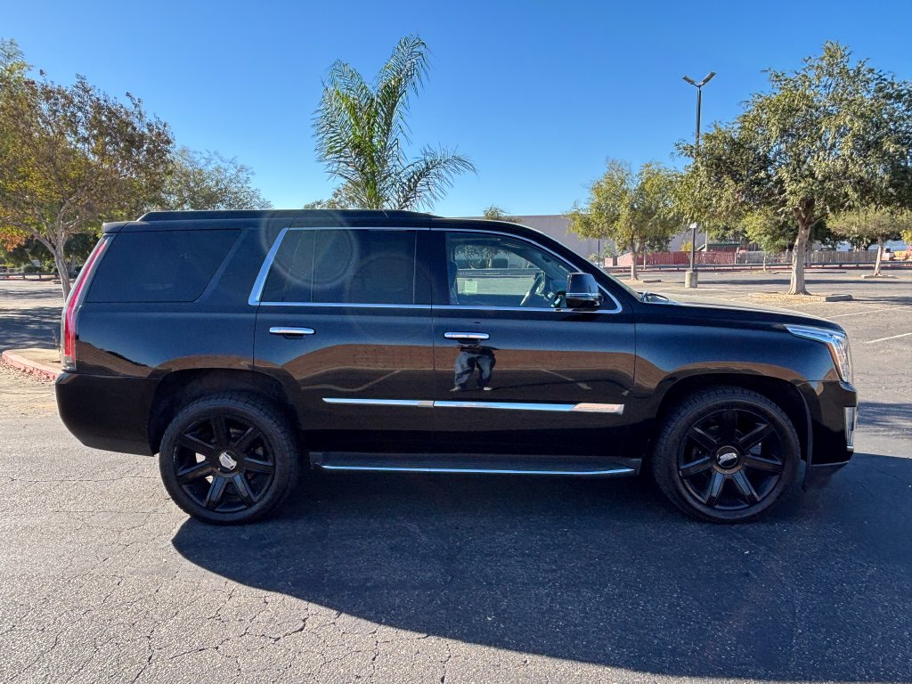 Used 2015 Cadillac Escalade Luxury SUV