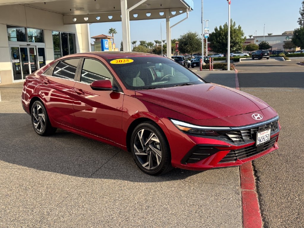 Used 2025 Hyundai Elantra SEL Convenience Sedan