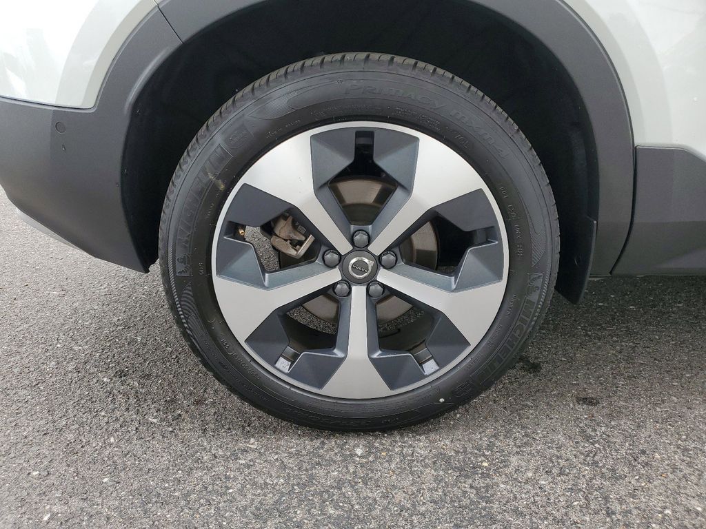 Used 2023 Volvo XC40 B4 FWD Plus Bright SUV