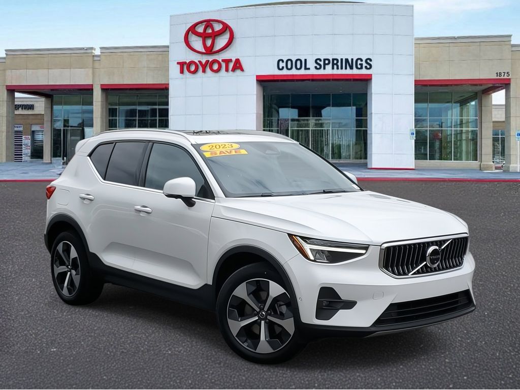 2023 Volvo XC40