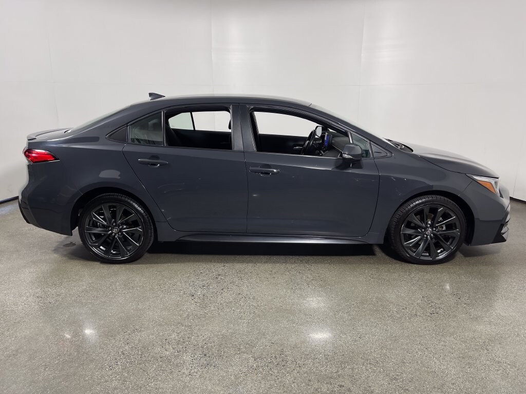 Used 2025 Toyota Corolla SE Sedan