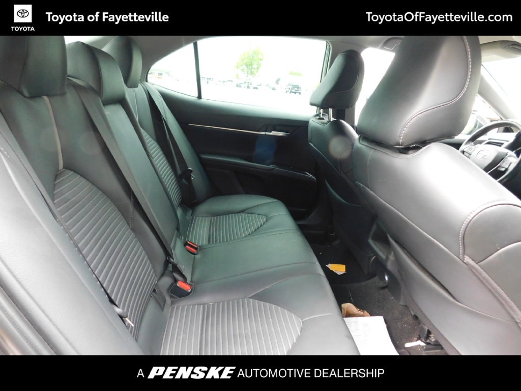 Used 2018 Toyota Camry SE Sedan