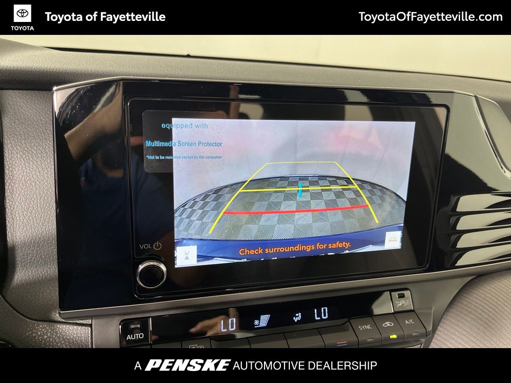 2026 Toyota Camry SE - Photo 23