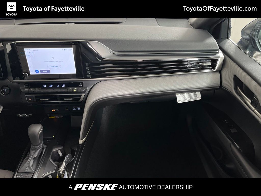 2026 Toyota Camry SE - Photo 16