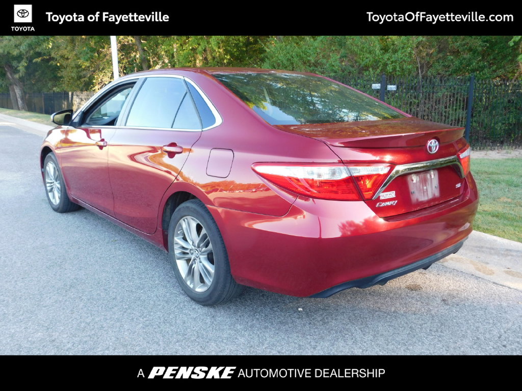 Used 2017 Toyota Camry SE Sedan