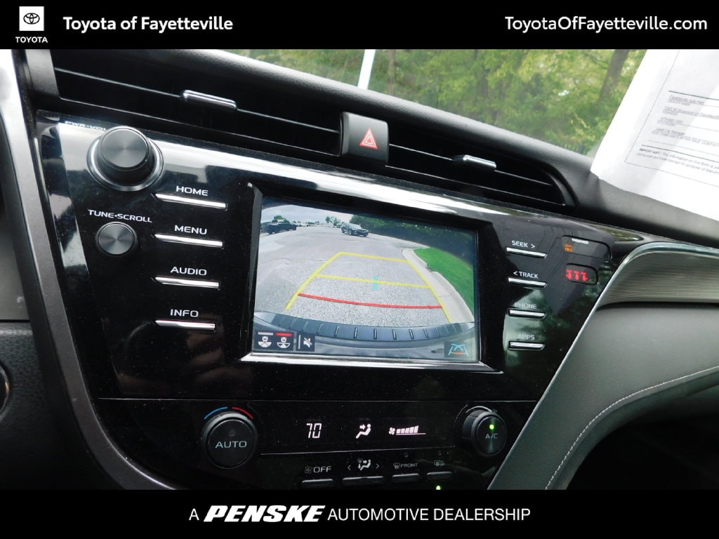 Used 2018 Toyota Camry SE Sedan