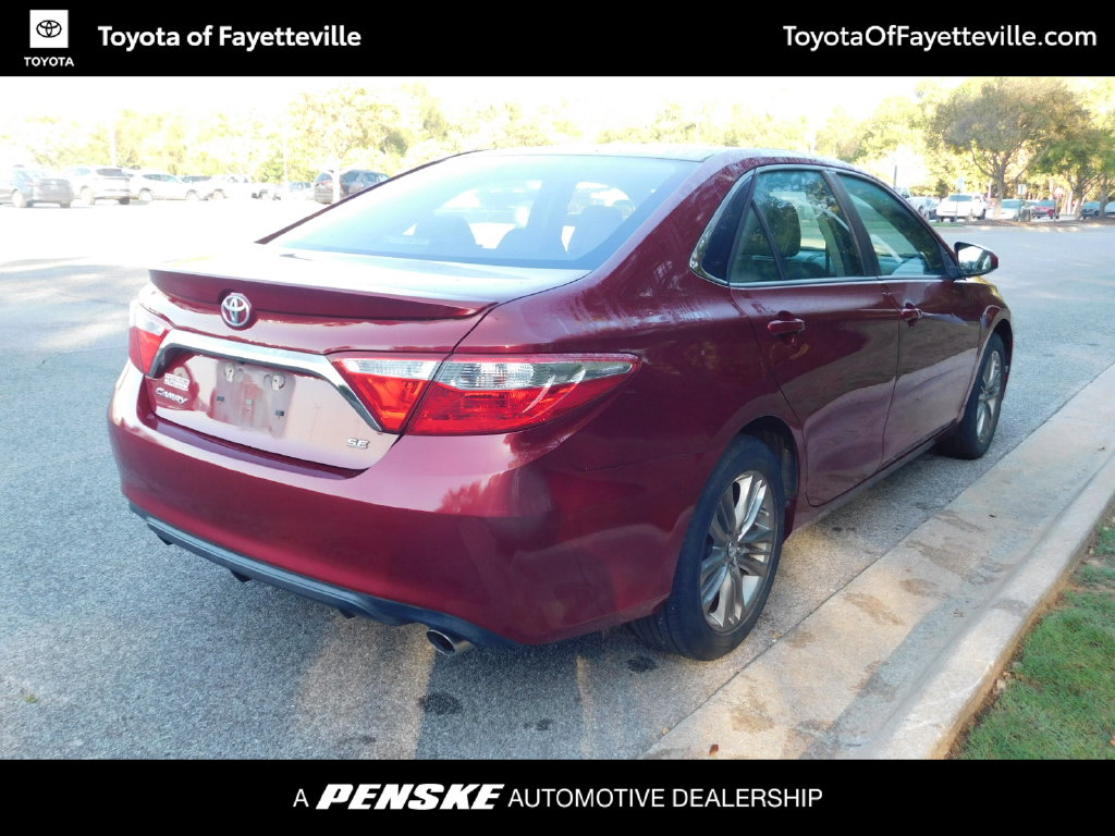 Used 2017 Toyota Camry SE Sedan