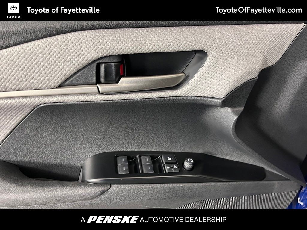 2026 Toyota Camry SE - Photo 20