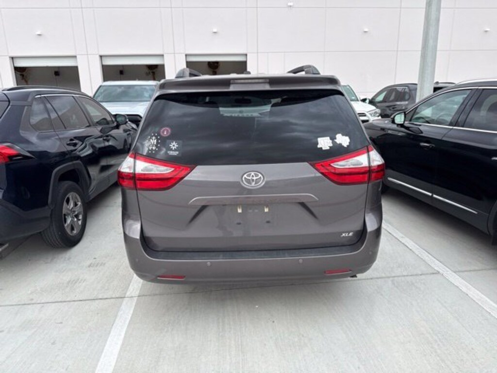Used 2017 Toyota Sienna XLE 7 Passenger Auto Access Seat Van
