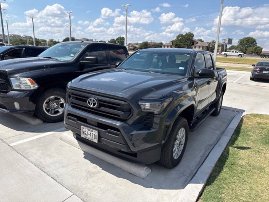 Used 2025 Toyota Tacoma SR Truck Double Cab