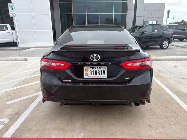 Used 2018 Toyota Camry SE Sedan