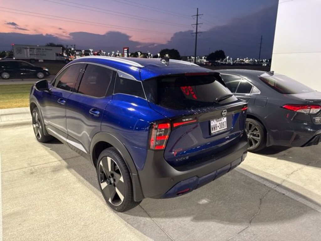 Used 2026 Nissan Kicks SR SUV