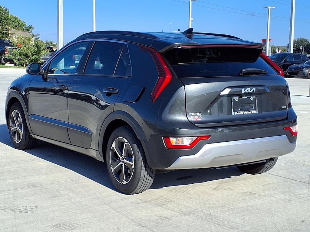 Used 2025 Kia Niro LX SUV