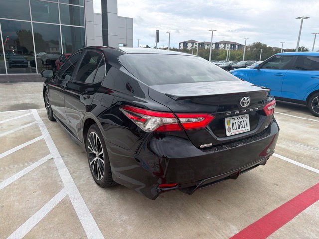 Used 2018 Toyota Camry SE Sedan