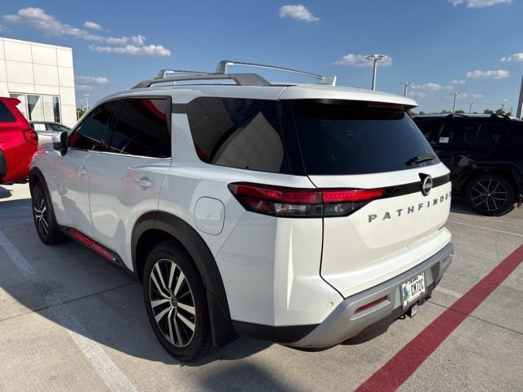 Used 2025 Nissan Pathfinder Platinum SUV
