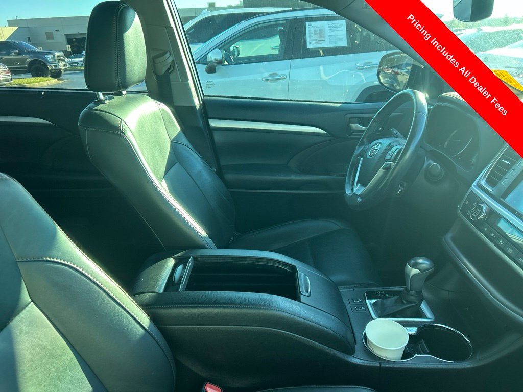 Used 2019 Toyota Highlander XLE V6 SUV