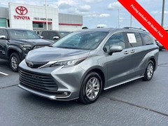 2026 Toyota Sienna XLE 7 Passenger Minivan/Van