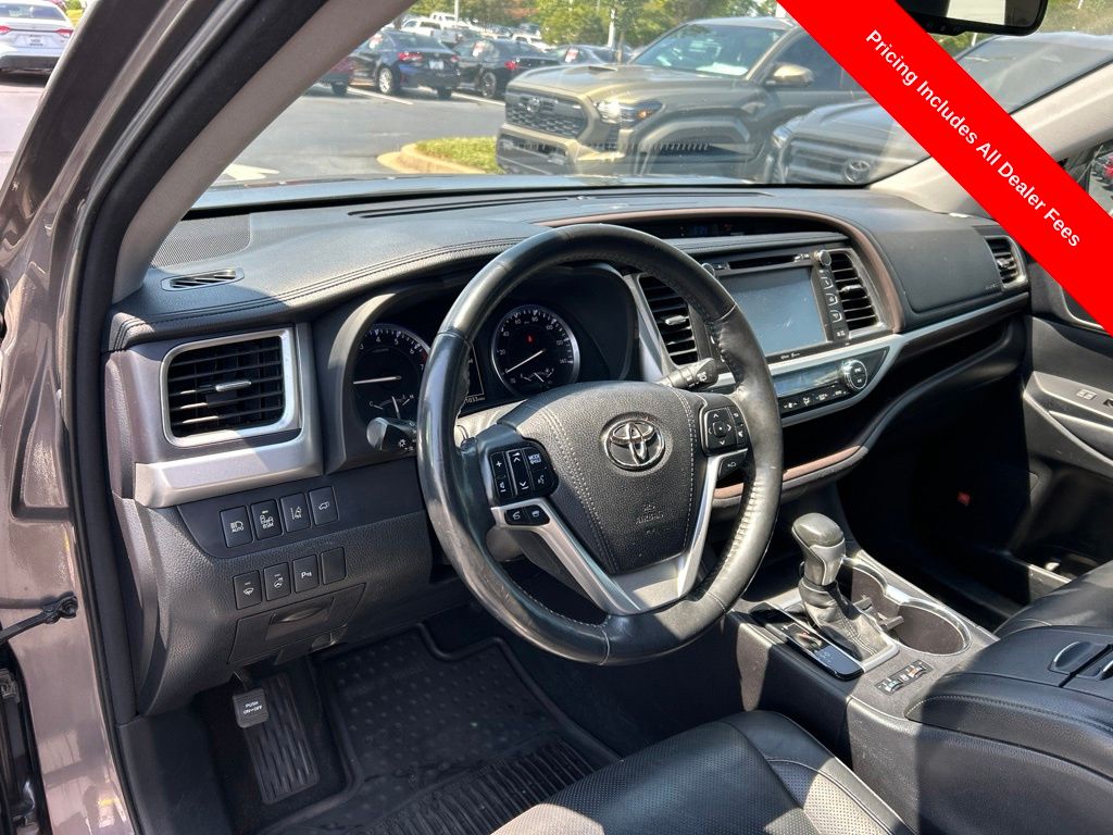 Used 2015 Toyota Highlander Limited Platinum V6 SUV