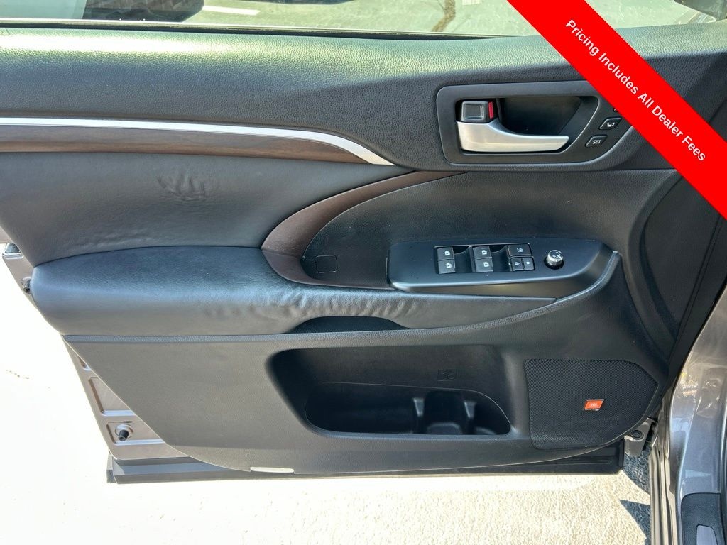 Used 2015 Toyota Highlander Limited Platinum V6 SUV