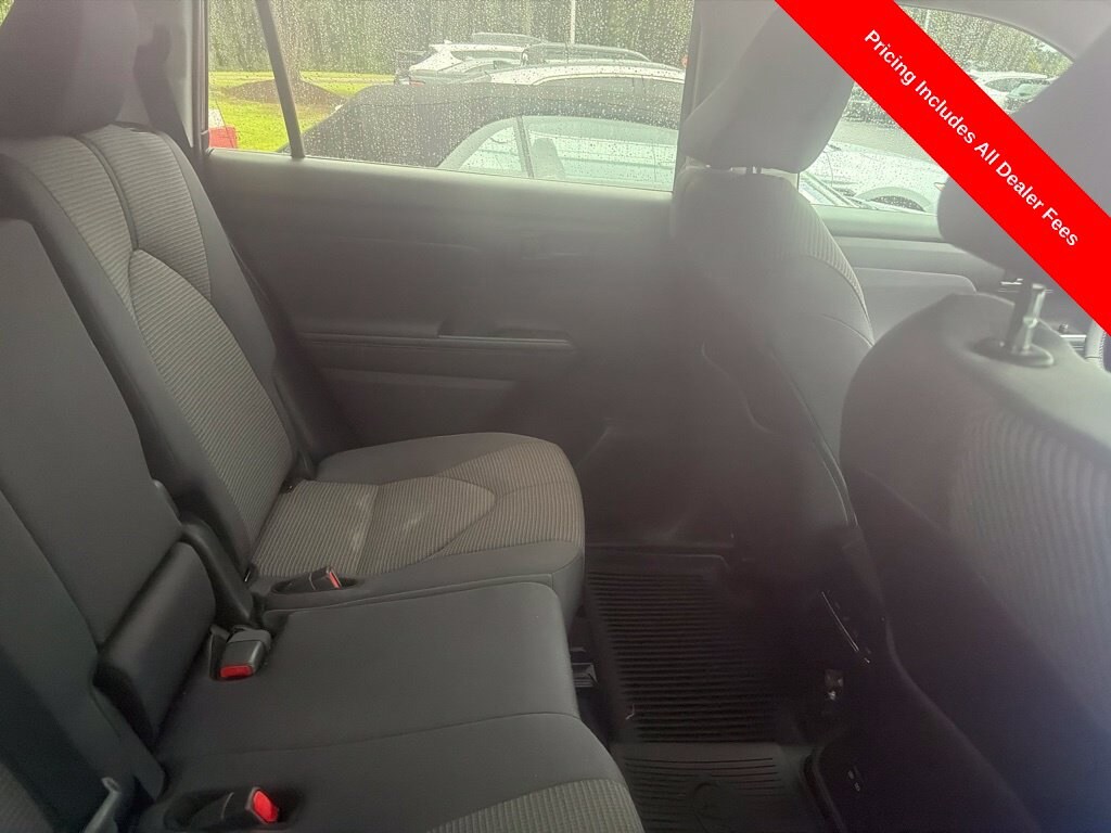 Used 2024 Toyota Highlander LE SUV