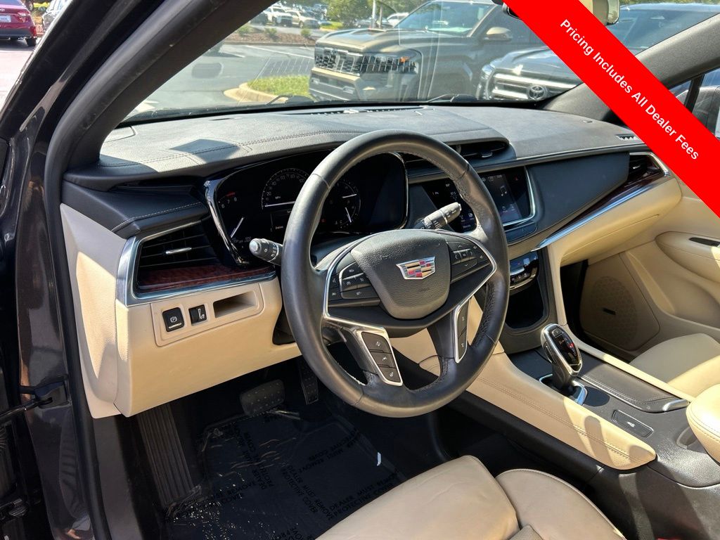 Used 2017 Cadillac XT5 Luxury SUV