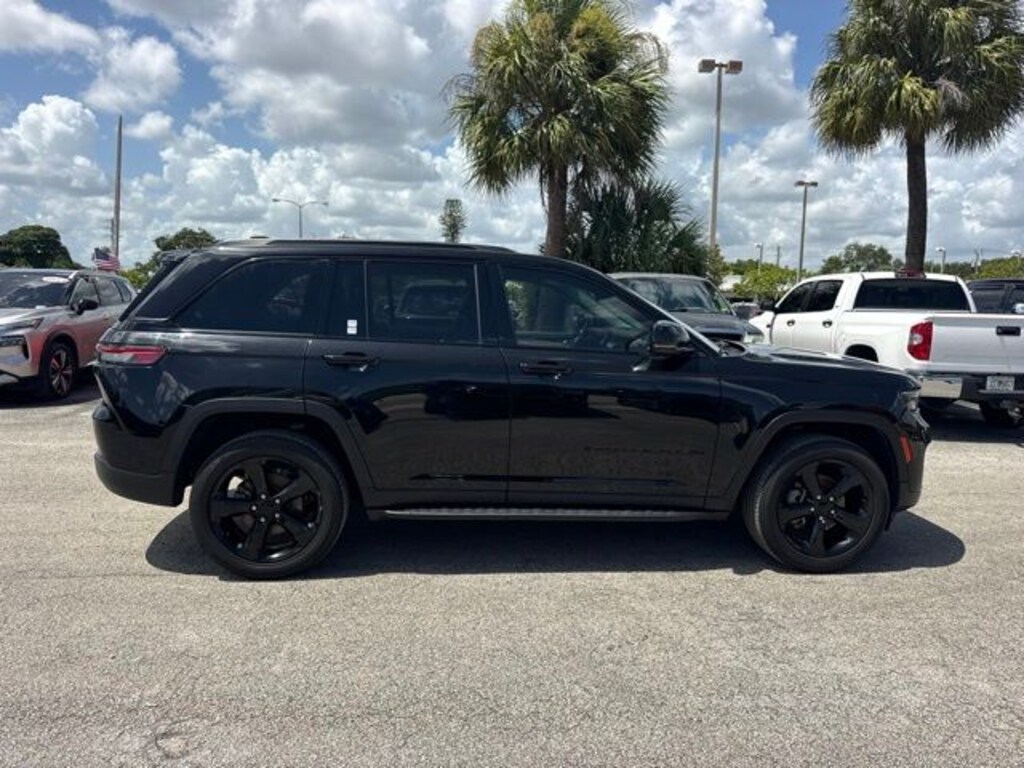 Used 2024 Jeep Grand Cherokee Limited SUV